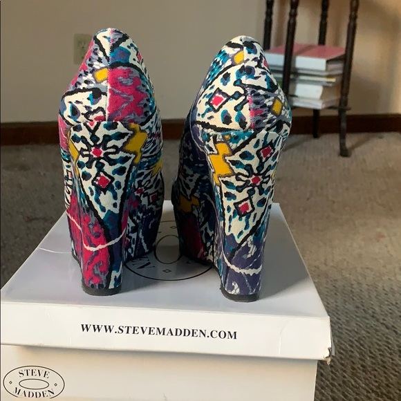 Steve Madden Wedge heel! - Picture 4 of 6
